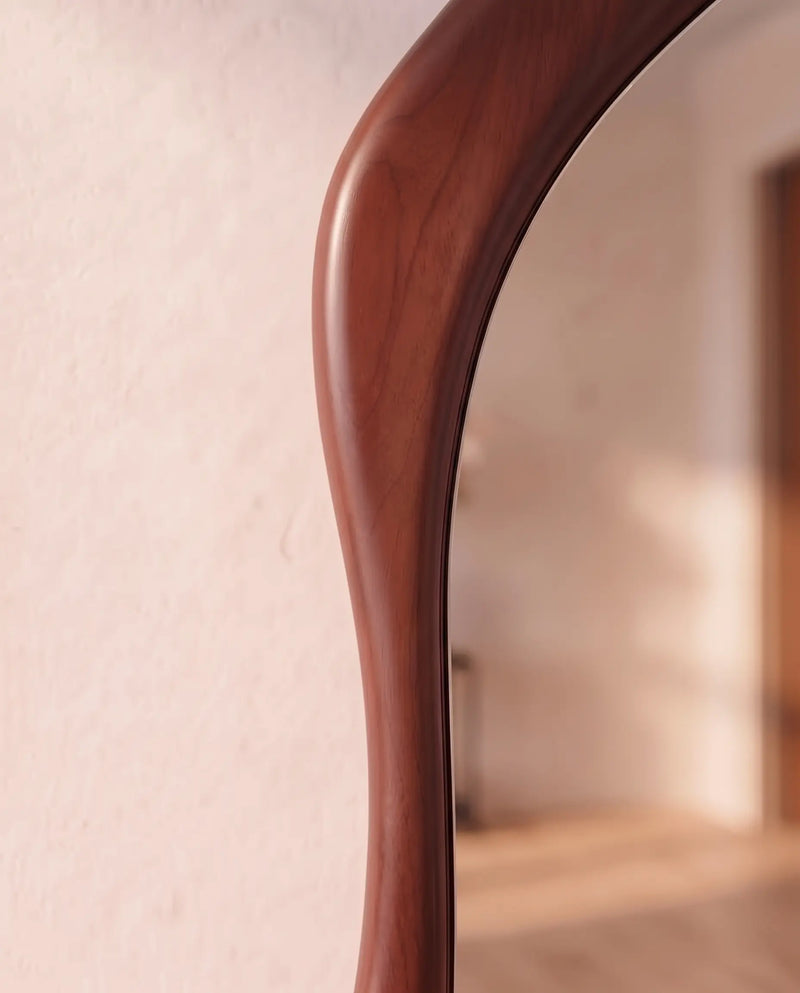 Muse Walnut Detail